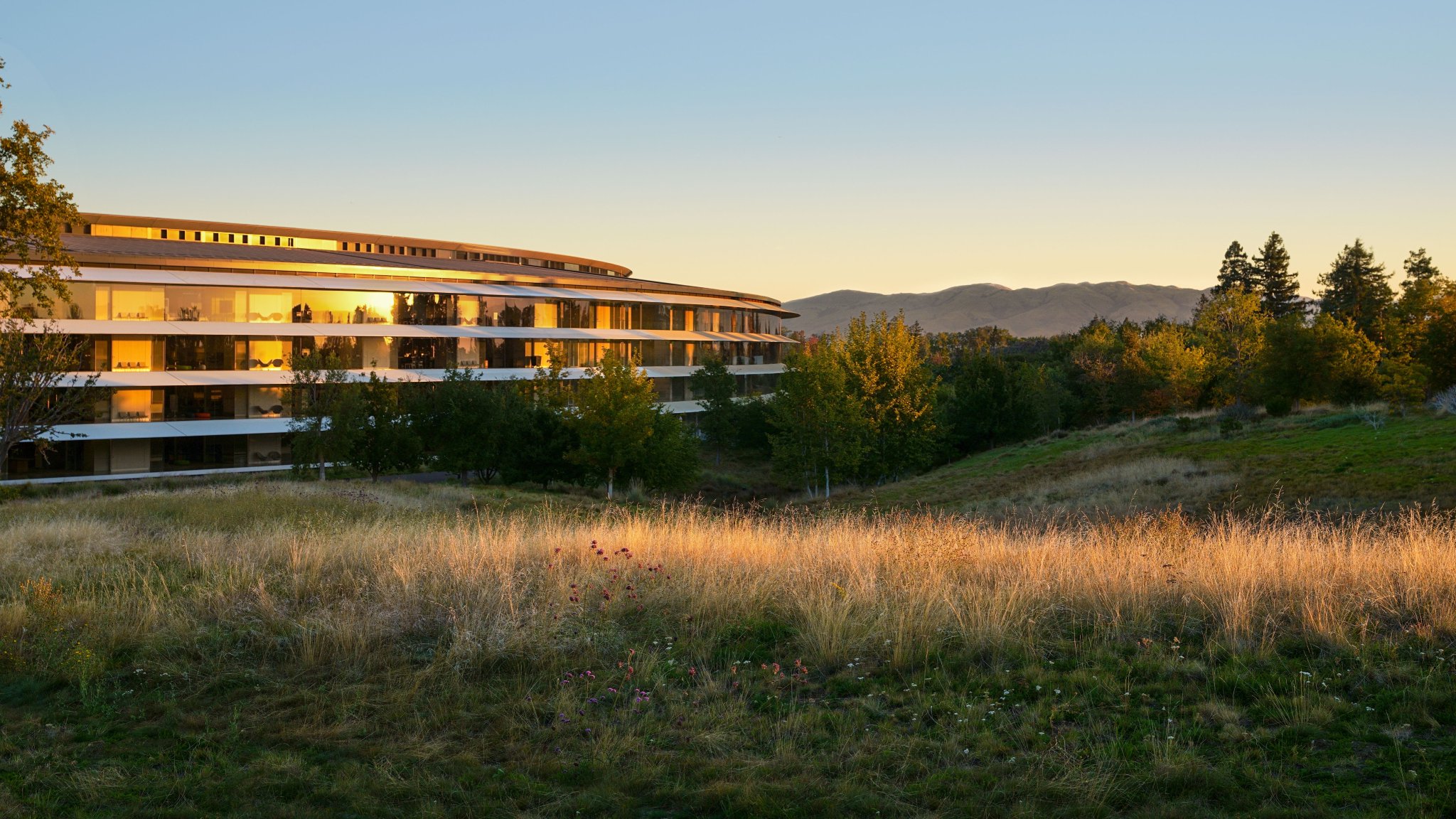 Apple Park lors de la journée de présentation des nouveaux Mac fin 2021
