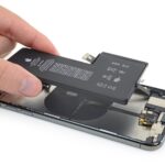 Non, l'iPhone n'aura pas de batterie facilement remplaçable par l'utilisateur malgré la nouvelle réglementation européenne