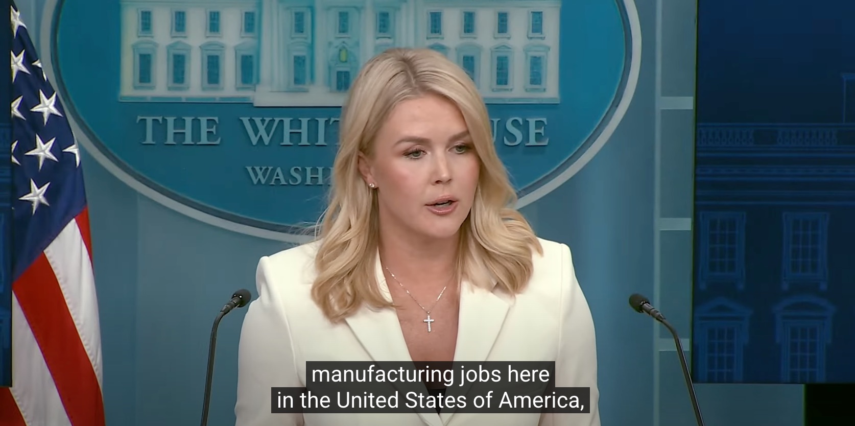 Karoline Leavitt diciendo que se pueden fabricar productos de Apple en EEUU