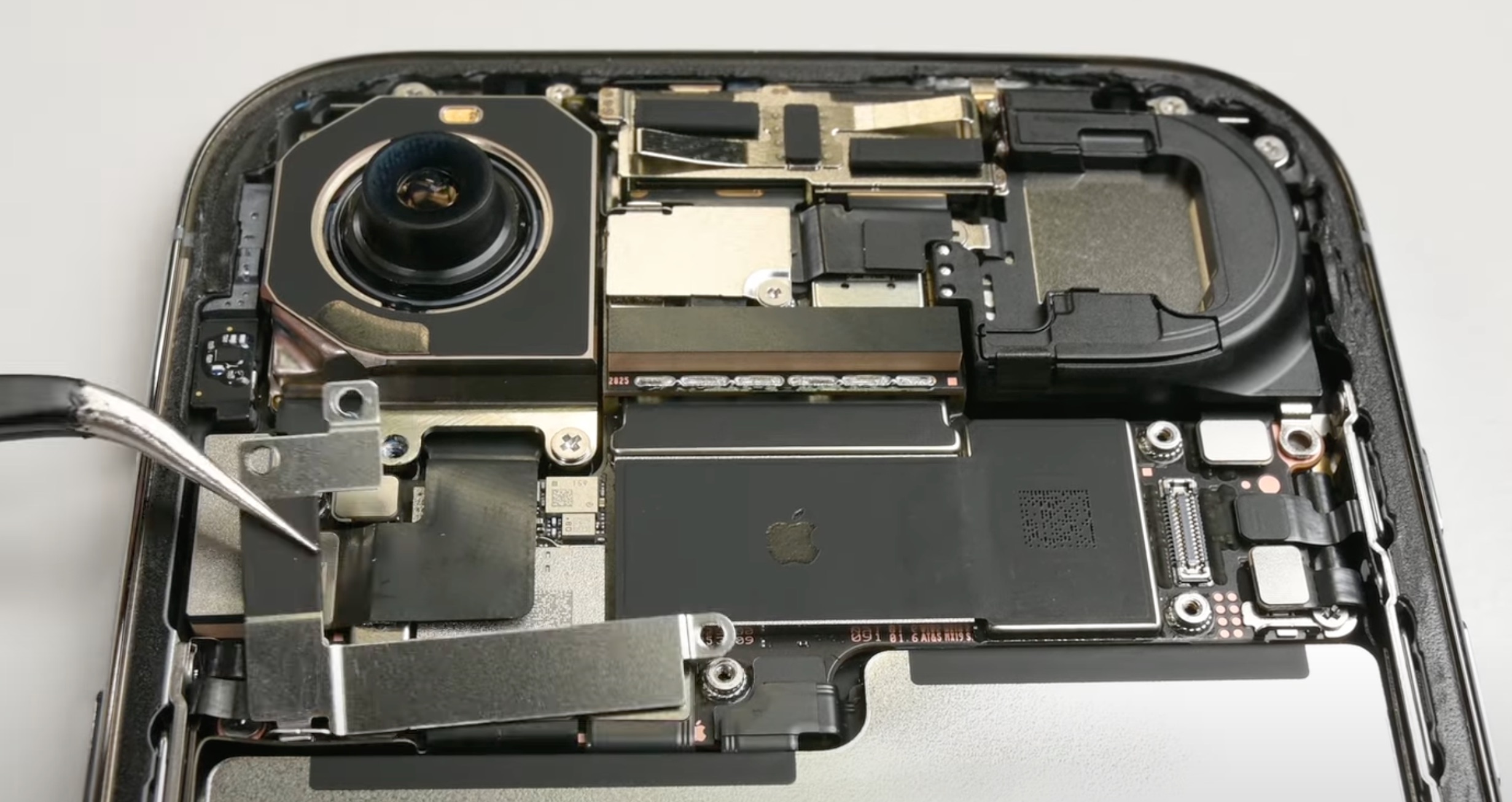 iPhone Air à l’intérieur