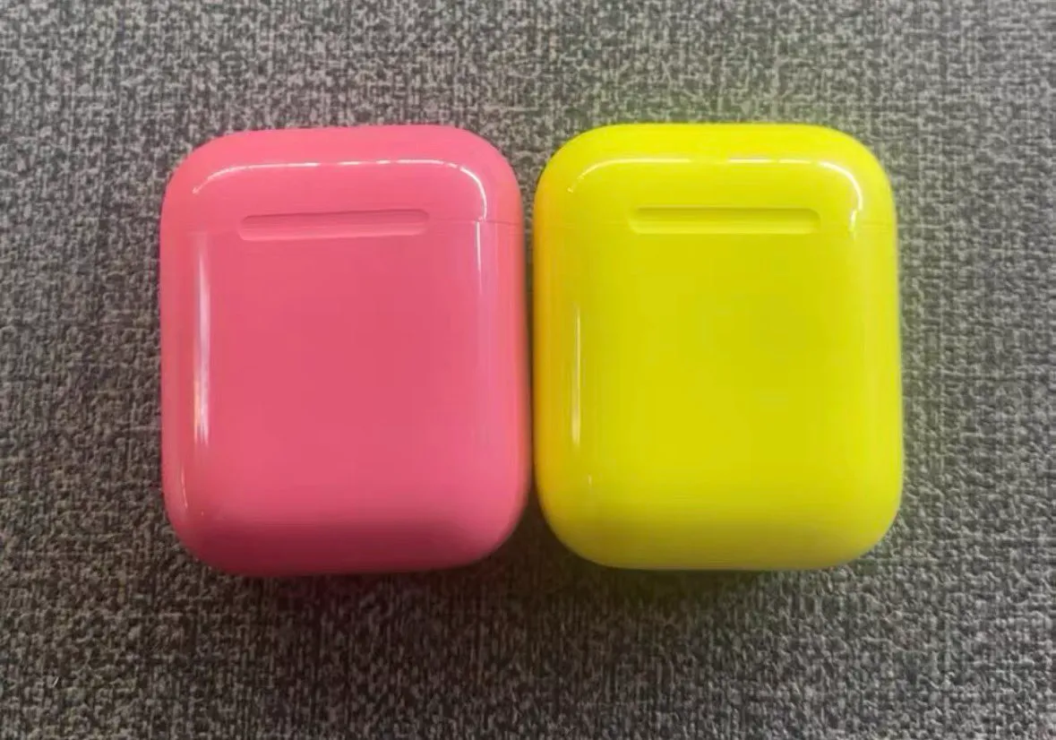 Prototypes de boîtiers AirPods en rose et jaune