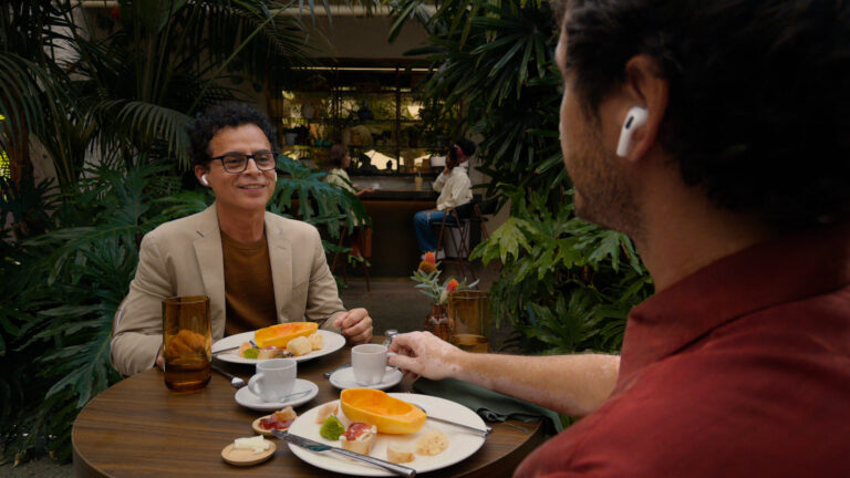 Google permet la traduction en temps réel sur n'importe quel casque connecté à n'importe quel iPhone