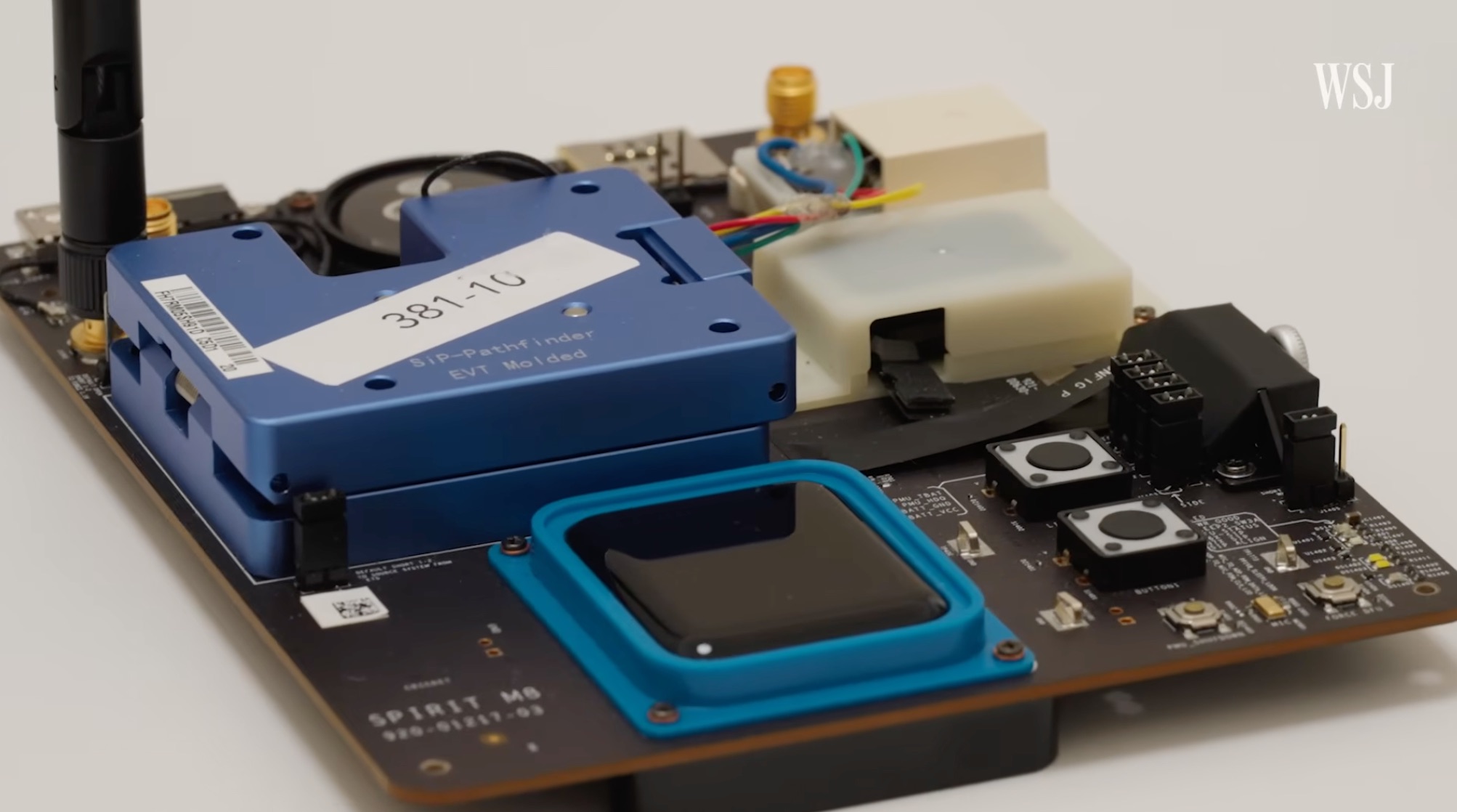 Prototype Apple Watch sur une carte mère de développement