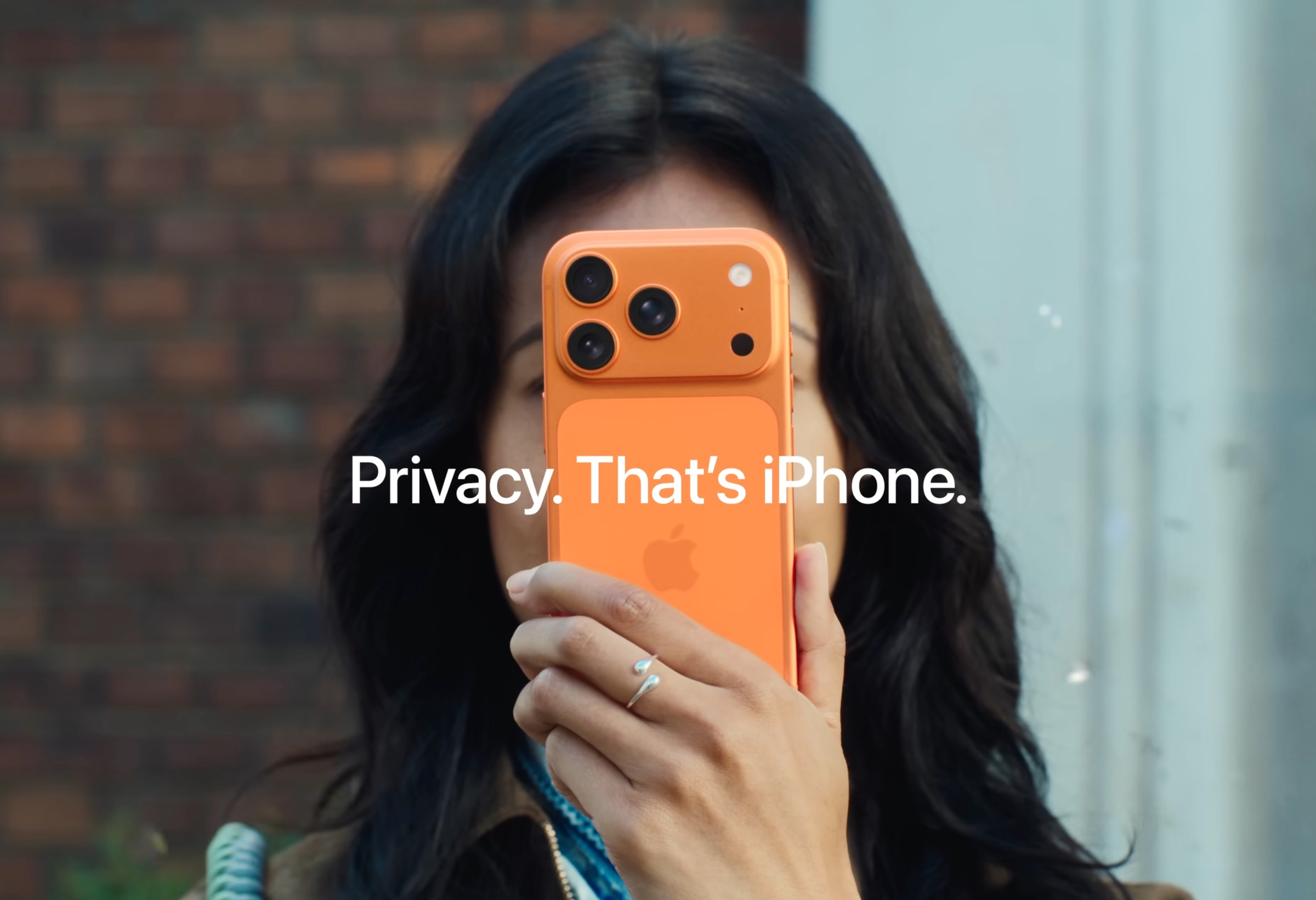La nouvelle publicité télévisée d'Apple nous montre "physiquement" à quoi ressemble le suivi des utilisateurs en suivant leurs données