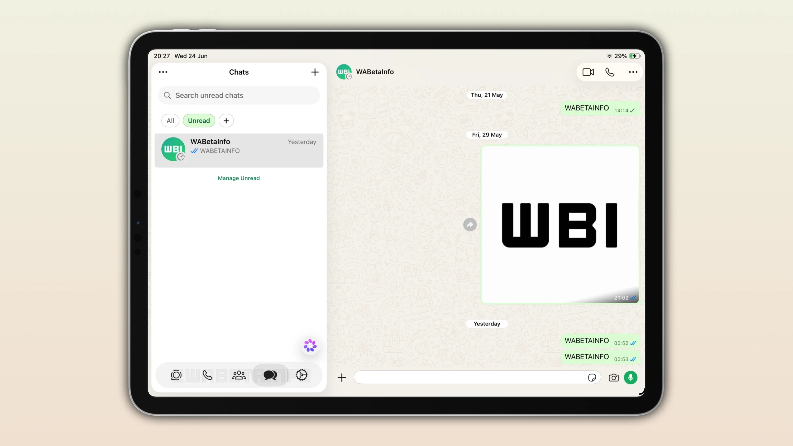 WhatsApp para iPad con la nueva interfaz Liquid Glass