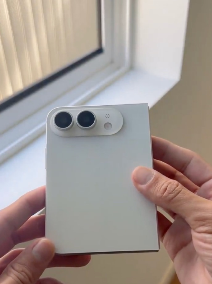 Une nouvelle vidéo d'une maquette d'iPhone Ultra montre à quoi elle ressemble plus en détail
