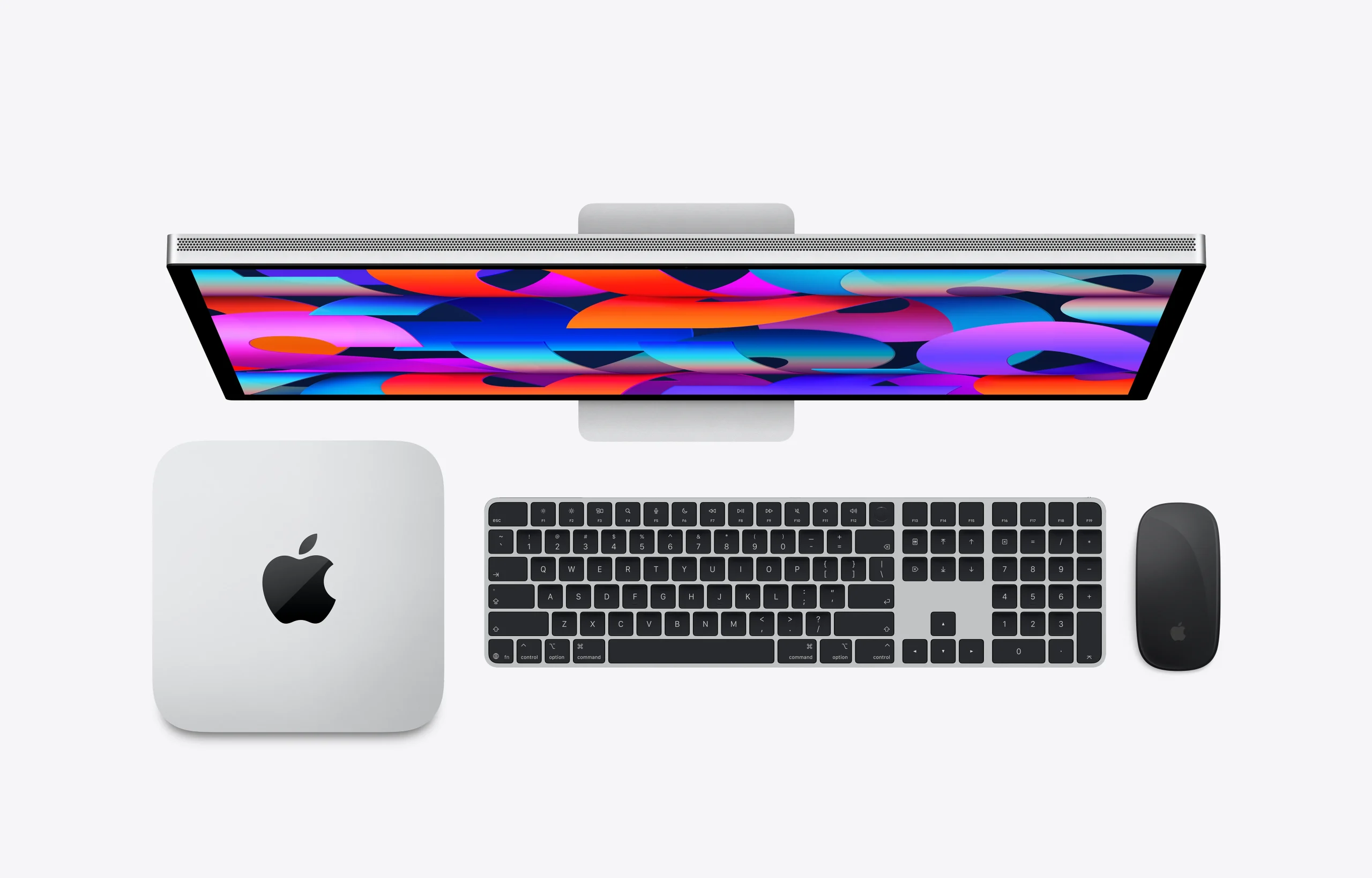 Mac Studio avec Studio Display et clavier + souris en noir