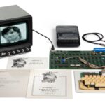 Un Apple I avec des accessoires d'origine en parfait état sera vendu aux enchères pour plus d'un demi-million de dollars