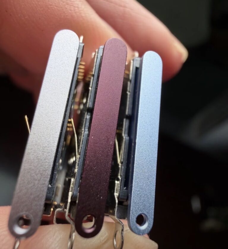 Supuestas bandejas de la tarjeta nanoSIM del iPhone 18 Pro