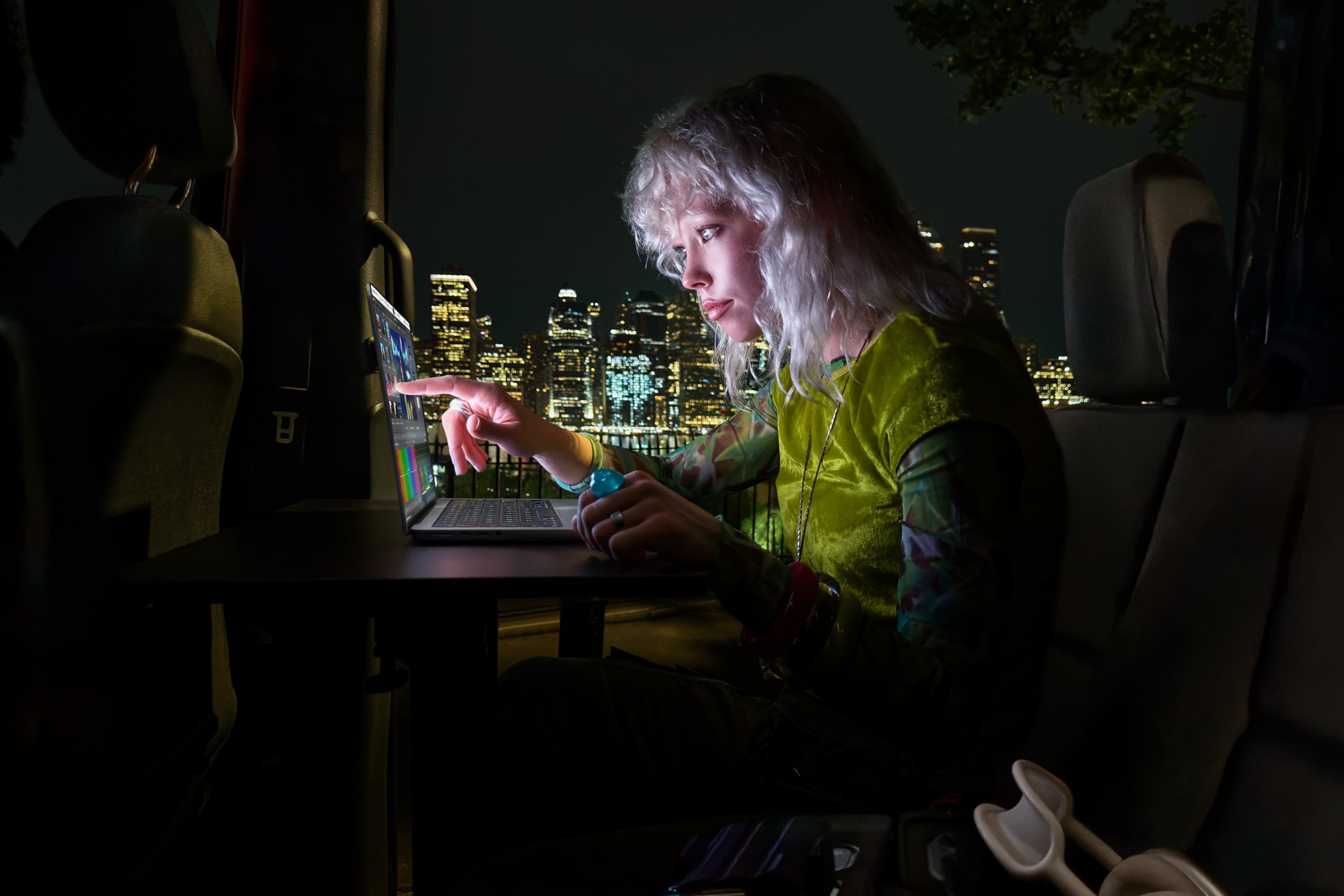 Écran MacBook PROLED XDR avec écran tactile