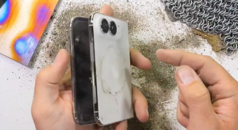 Nous avons déjà le premier iPhone Duo détruit par le sable, le feu et sauvagement plié


